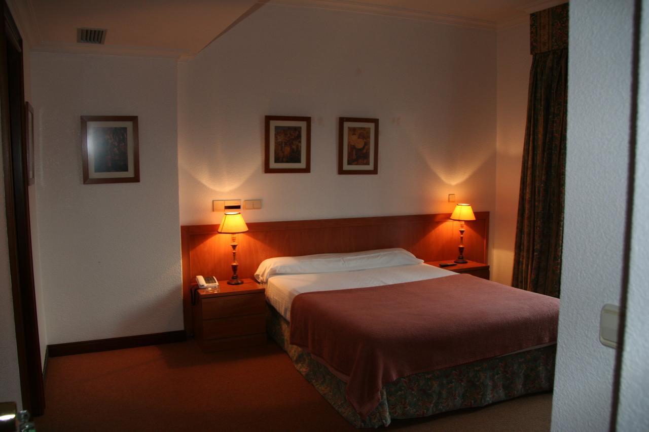 Hostal Gran Via Vigo Exterior photo
