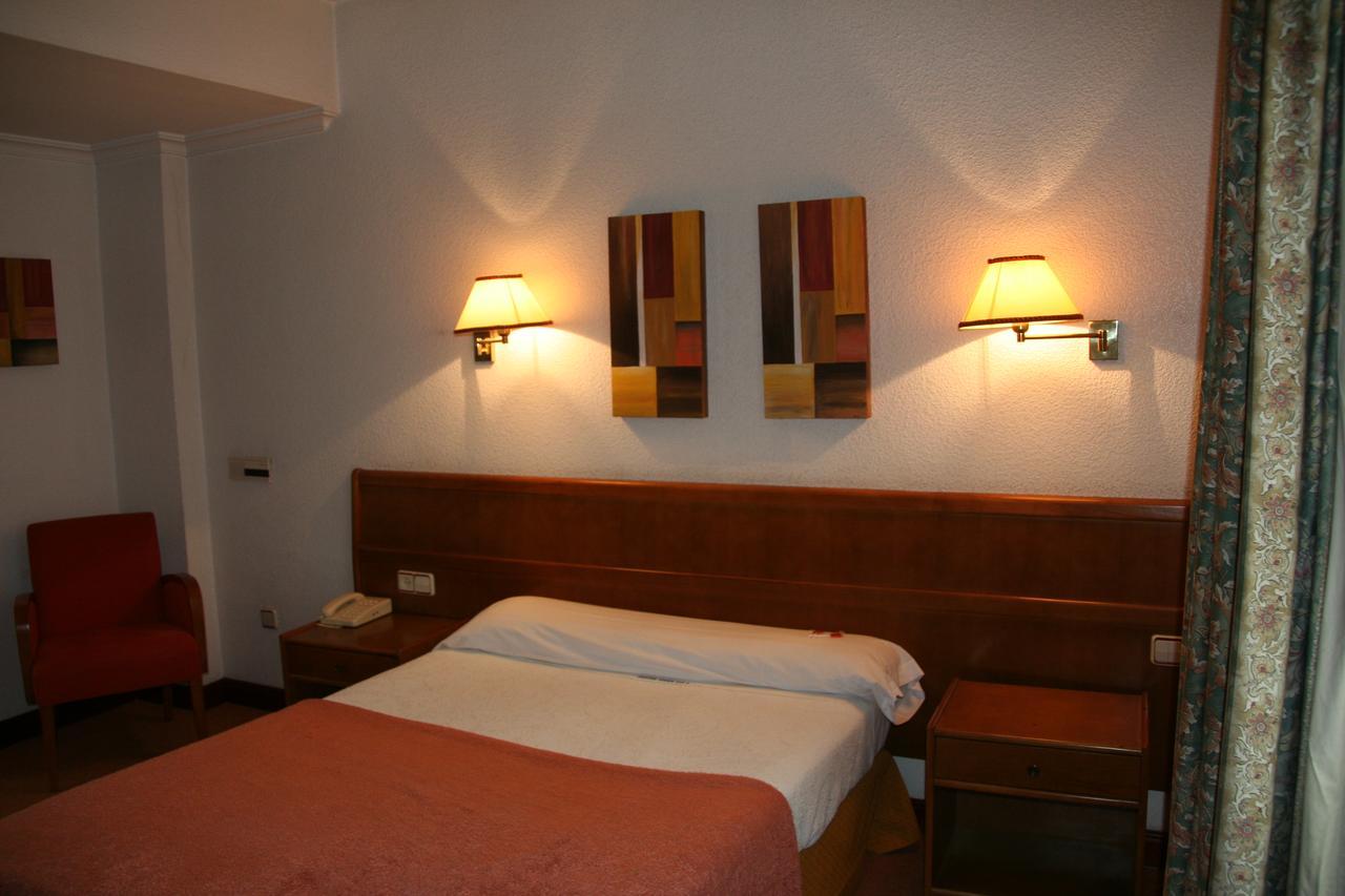 Hostal Gran Via Vigo Exterior photo